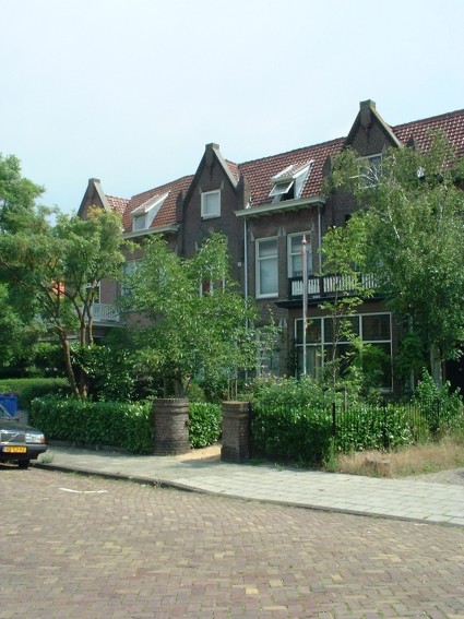 Bronsteeweg